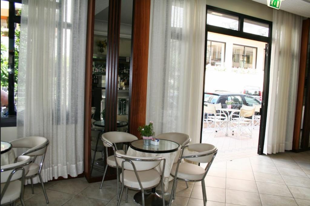 Handy Sea Cattolica Extérieur photo